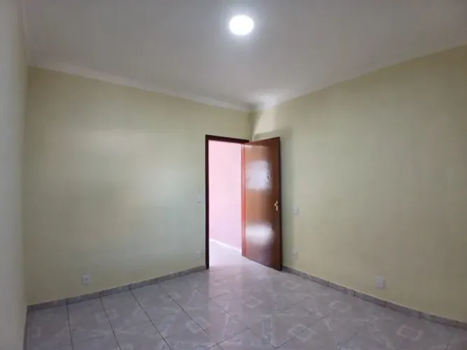 Estamos vendendo uma linda casa, localizada no Bairro jardim Ouro Branco.