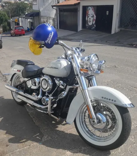 Harley De Luxe