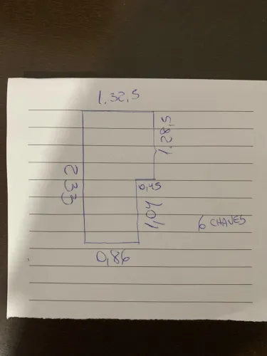 Vendo portão de ferro em bom estado com 6 chaves.