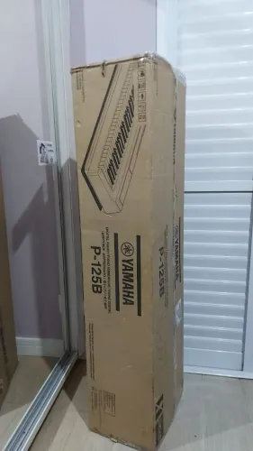 Piano Teclado YAMAHA P125B completo
