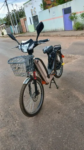 Vendo bike elétrica semi nova