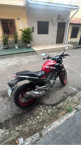 ? CB Twister 250 Vermelha à Venda ?