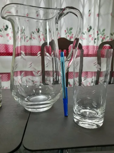 Vendo jogo com 34 peças de copos e jarra (marca CRISTAL BLUMENAU) de Santa Catarina  