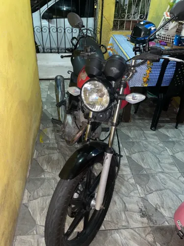 Vendo Fan 125, moto boa e econômica