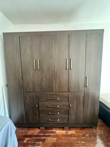 Guarda roupa 6 portas
