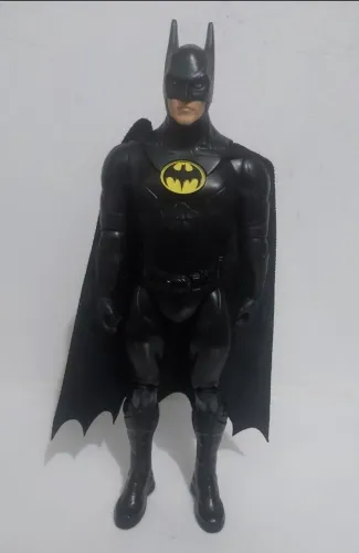 Boneco Batman 30 cm
