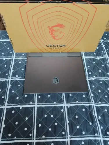 Notebook MSI Vector
