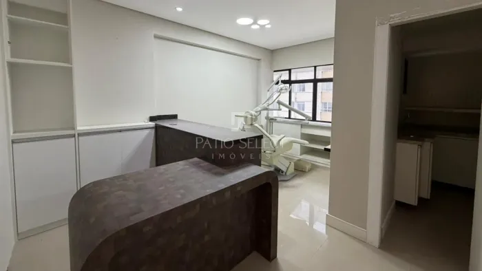 Sala Comercial com 26.91 m², à venda no bairro Bigorrilho.