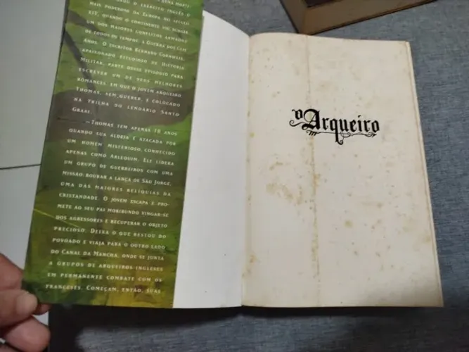 Trilogia A Busca do Graal (O Arqueiro, O Andarilho e O Herege) - Bernard Cornwell