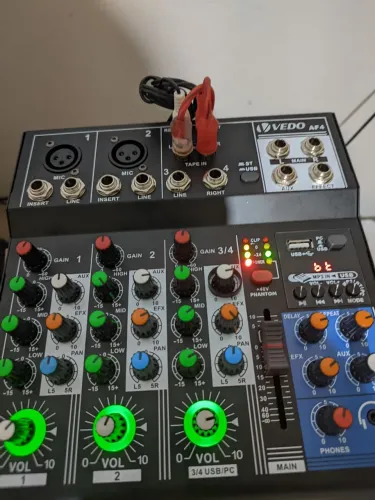 MESA DE SOM 4 CANAIS VEDO AF4