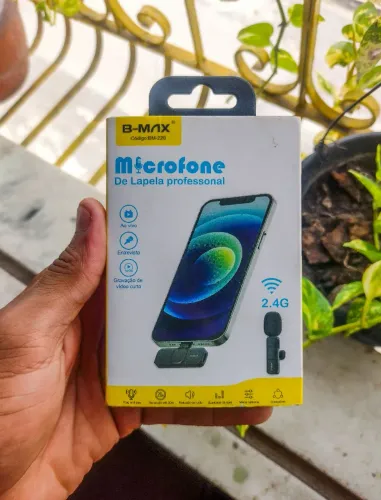 Microfone de lapela com entrada USB 