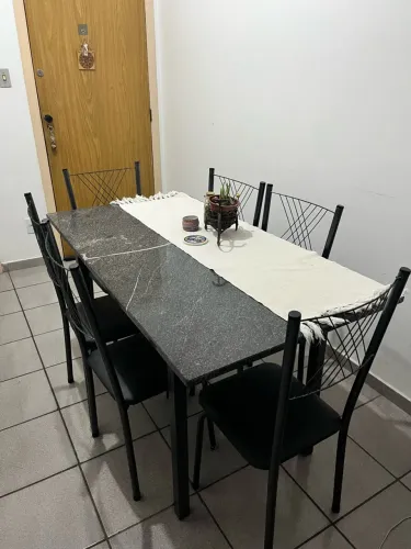 Mesa com 6 Cadeiras Tampo de Granito Topázio Sara Yescasa