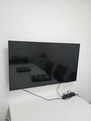 Televisão AOC 43"