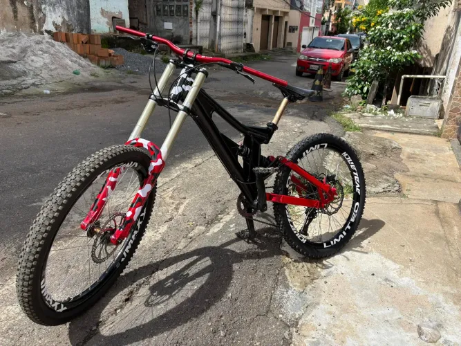 Bike Astro terminal downhill