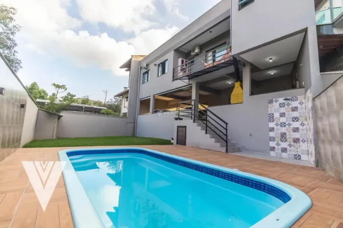 Casa com 3 dormitórios à venda, 282 m² por R$ 1.100.000,00 - Água Verde - Blumenau/SC