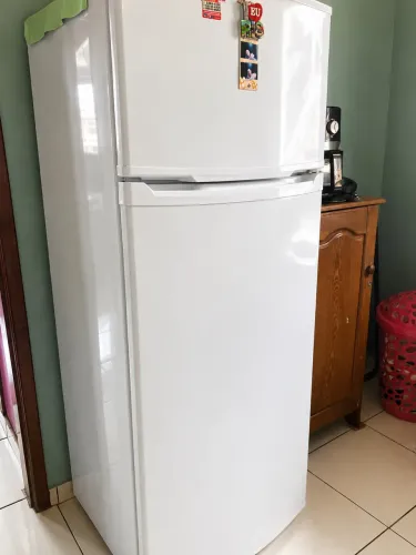 Vendo geladeira grande (2 portas) 