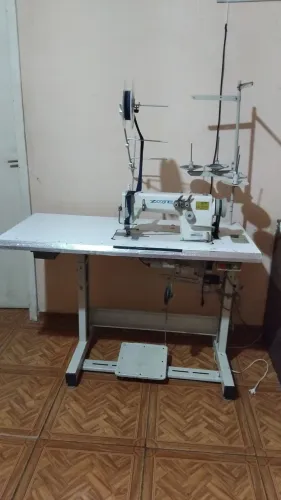Máquina de costura