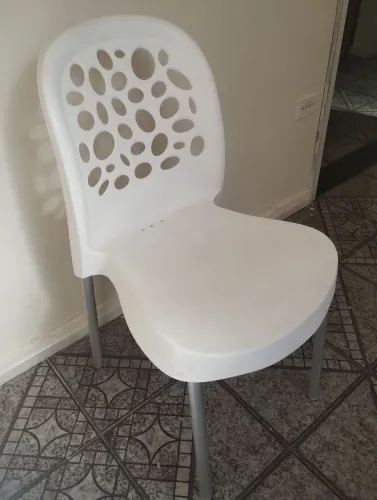Cadeira Deluxe Forte Plástico!