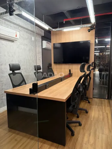 Sala Comercial E- Business Style Sala comercial com 0 Quarto(s) e 0 banheiro(s) à Venda, 1