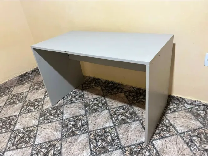 Mesa, armário e penteadeira por 270