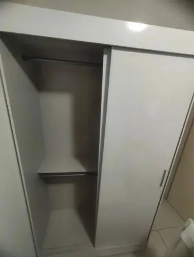 Guarda roupa solteiro semi novo