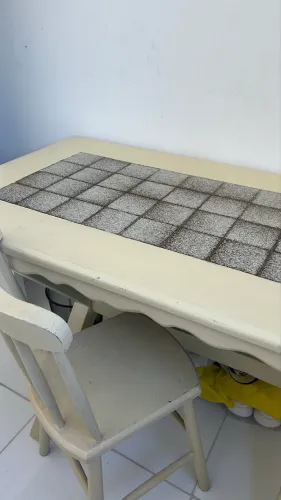 Mesa madeira maciça com 4 cadeiras