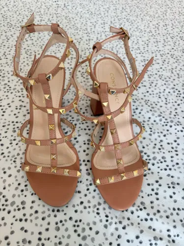 Linda sandália Constance - Tam 35