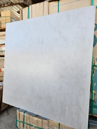 Porcelanato Acetinado 82x82 Cinza Bele