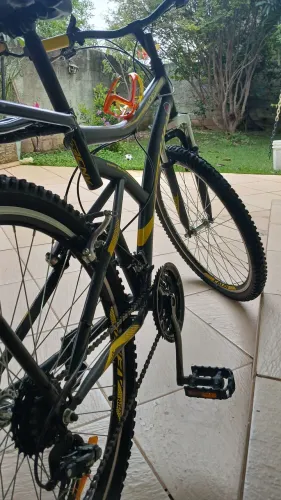 Bike caloi. Aro 26 com garupeira.