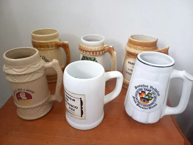 6 canecos antigos de porcelana