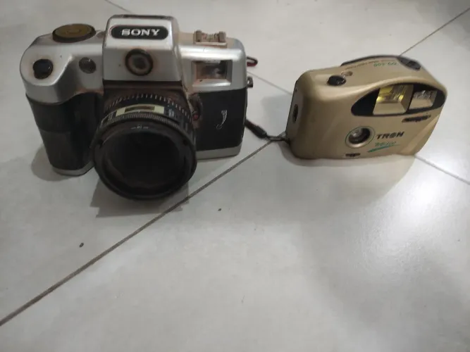 Vendo máquina fotográfica antiga