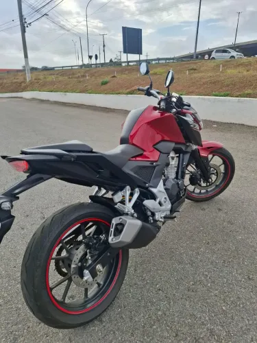 CB 300F 2025 sem detalhes ! Sou de Anápolis 