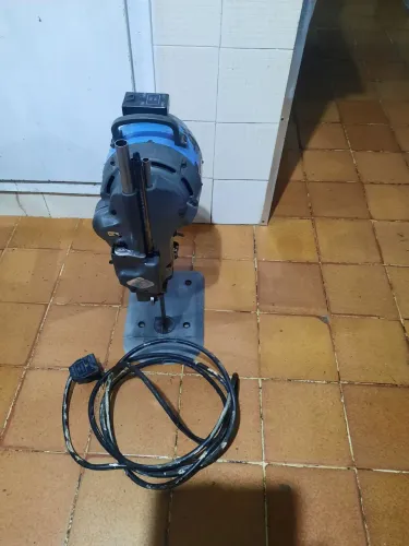 Máquinas de cortar tecidos com disco e faca