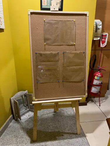 Cavalete e Quadro de Cortiça 