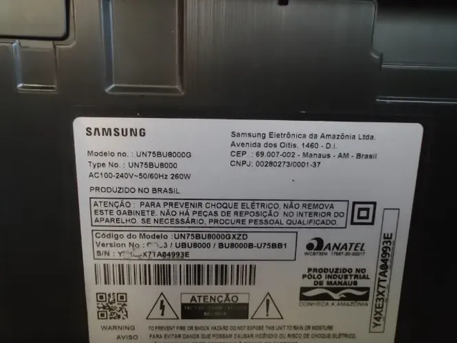 Tv Samsung 75" com tela quebrada.