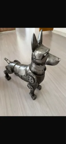 Escultura de cachorro robô cerâmica 
