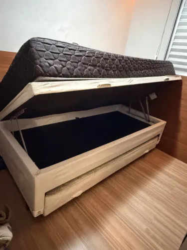 Cama box, 2 colchões