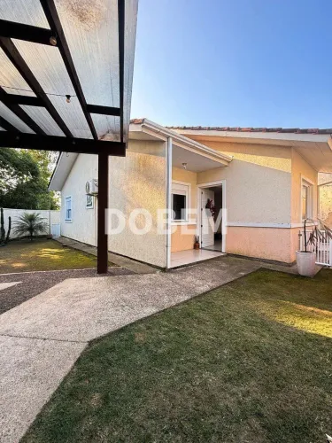 Casa Exclusiva no Condomínio Alta Vista 3 Dormitórios e Pátio Amplo