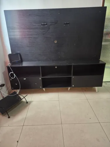 Conjunto: Rack preto painel + movel pequeno de canto