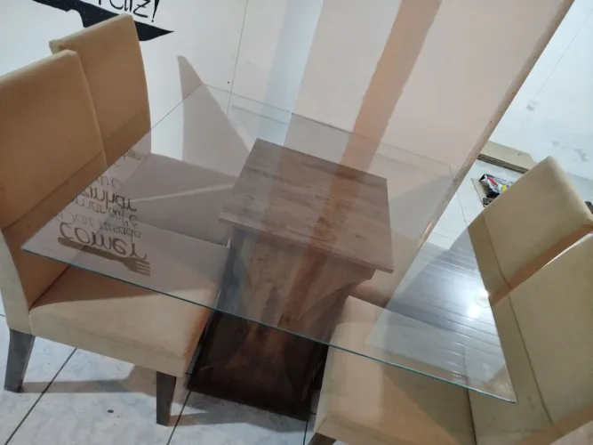 Móveis pra casa,mesa, cadeiras,sofá,pia e sobrepia,cama e roupeiros.....