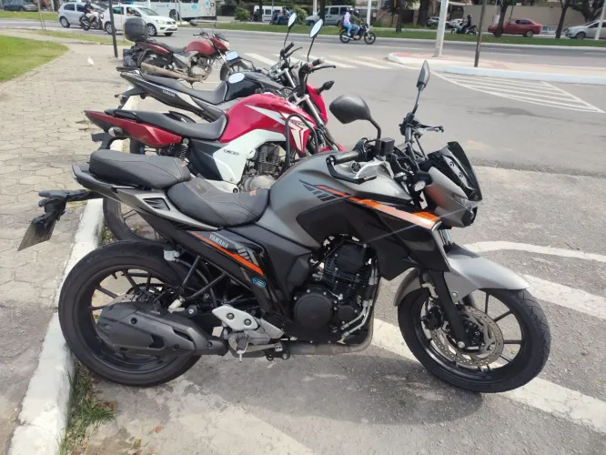 Yamaha FZ-25