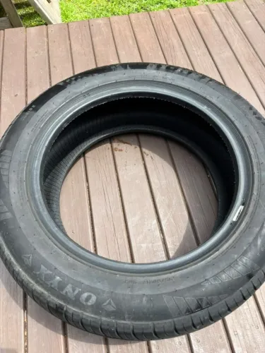 Pneu Renault Caput (ONYX NY-HP187)