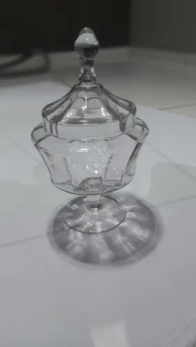 bomboniere de vidro com tampa