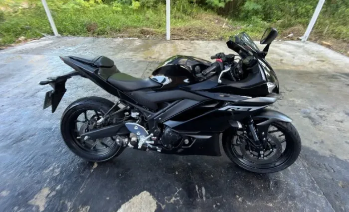 Yamaha R3 2025 com escape Jeskap - 5 mil km