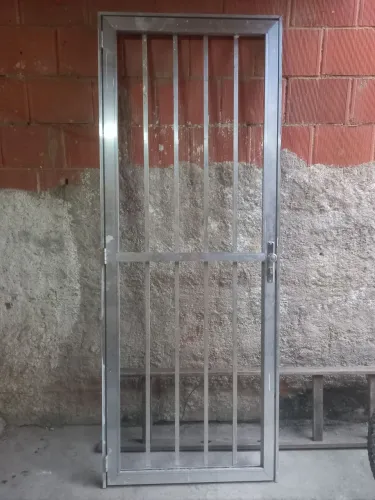 Porta Alumínio (com chave)