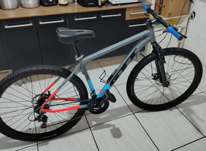 Bicicleta GTI Roma MTB alumínio aro 29 quadro 19 top com 21 marchas com documento.