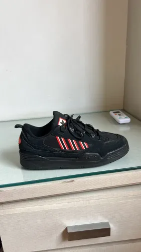 Tênis adidas 2000 seminovo