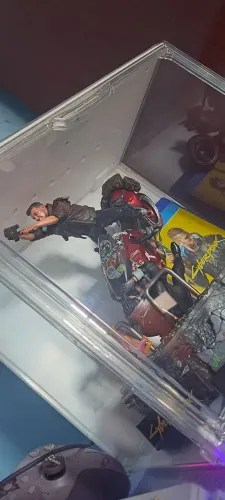 Estátua da edicão de colecionador de Cyberpunk 2077