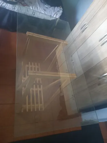 Vendo mesa de madeira com vidro temperado 1,73x0,70