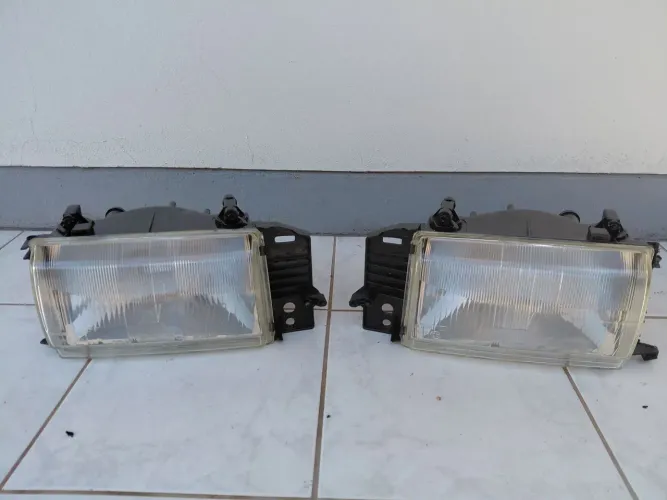 Par de Farois Tipo originais fiat carrello